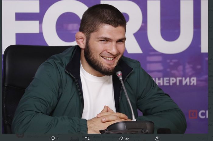 Khabib Nurmagomedov menyebut Islam Makhachev akan menunggangi Charles Oliveira seperti kuda.