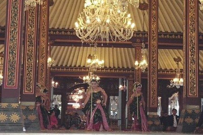 Tari bedhaya kisah nyi roro kidul