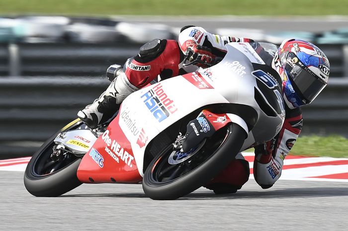 Pembalap Indonesia yang tampil di Moto3 Malaysia 2022, Mario Suryo Aji atau Mario Aji.
