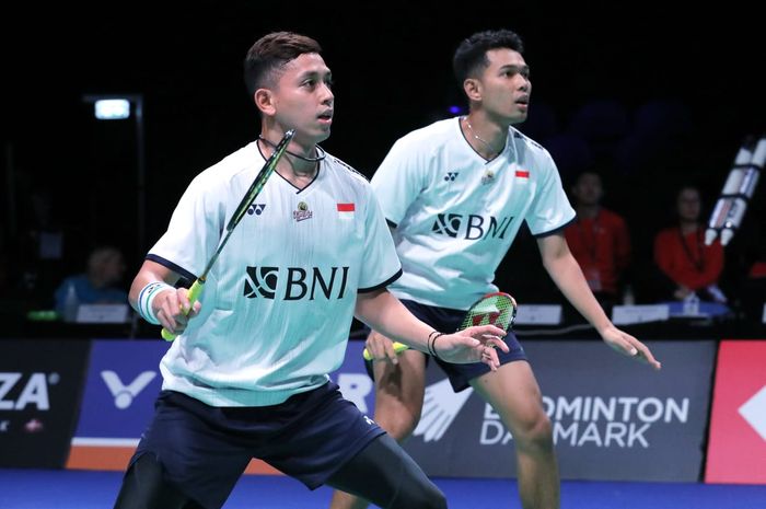 Pasangan ganda putra Indonesia, Fajar Alfian/Muhammad Rian Ardianto, saat tampil di perempat final Denmark Open 2022 di Jyske Bank Arena, Odense, Jumat (21/10/2022).