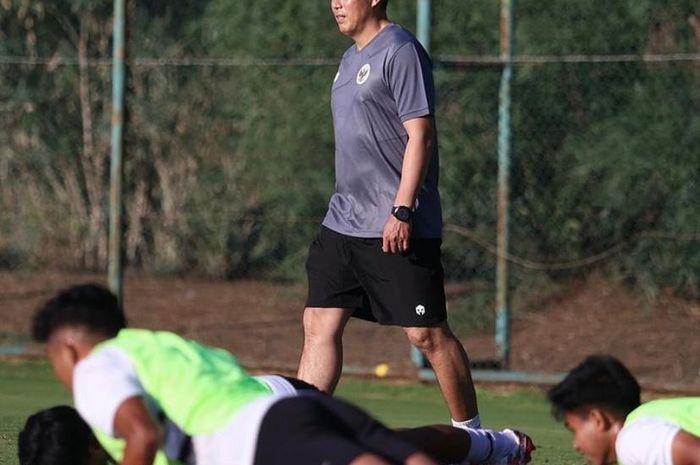 Cho Byung-kuk memimpin latihan timnas U-20 Indonesia yang sedang menjalani TC di Turki.