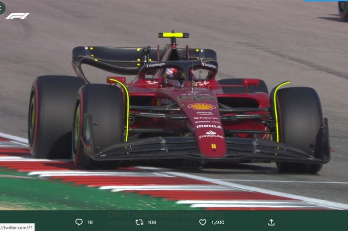 Pembalap Ferrari, Carlos Sainz Jr., sukses mencetak pole position pada kualifikasi Formula 1 GP Amerika Serikat di Sirkuit Americas, Amerika Serikat, 22 Oktober 2022.