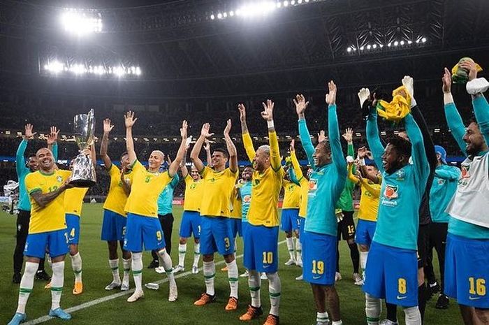 Melihat kekuatan Grup G yang berfokus pada timnas Brasil dan diunggulkan lolos ke babak 16 besar. 