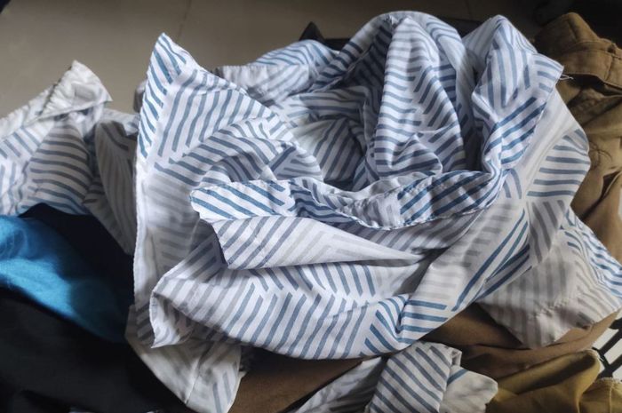 Baju Luntur Saat Cuci Pakai Mesin Cuci, Ini Cara Mengatasinya! - Nakita