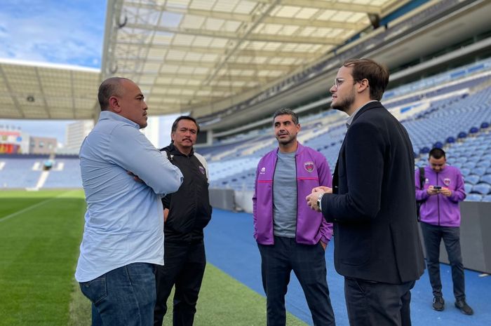 Presiden klub Persita Tangerang, Ahmed Rully Zulfikar, saat melakukan kunjungan ke Portugal.