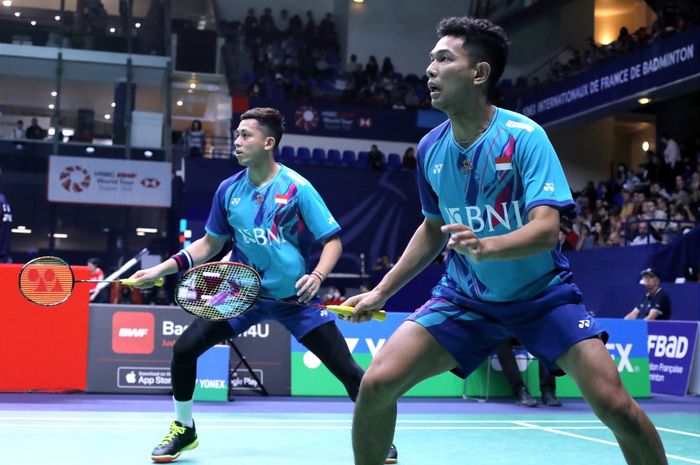 Pasangan ganda putra Indonesia, Fajar Alfian/Muhammad Rian Ardianto, saat tampil di babak pertama French Open 2022 di Stade Pierre De Coubertin, Paris, Prancis, Rabu (26/10/2022).