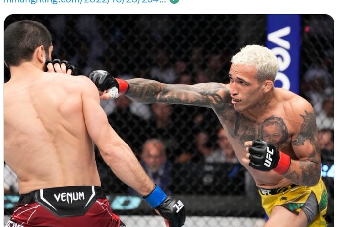 Charles Oliveira (kanan), raja kuncian UFC yang pernah dikalahkan Islam Makhachev luput dari daftar jagoan MMA terbaik asal Brasil versi Gilbert Burns.