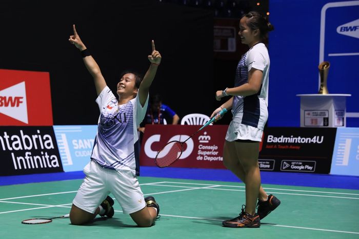 Pasangan ganda puri Indonesia, Rachel Allessya Rose/Meilysa Trias Puspitasari, usai meraih kemenangan pada semifinal Kejuaraan Dunia Junior 2022 di Spanyol, Sabtu (29/10/2022).