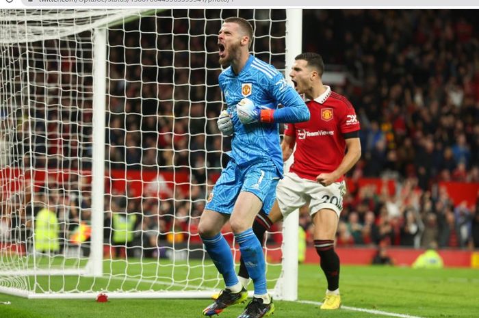 David de Gea merayakan kemenangan Manchester United atas West Ham United dalam matchday 14 Liga Inggris 2022-2023 di Stadion Old Trafford, Minggu (30/10/2022).