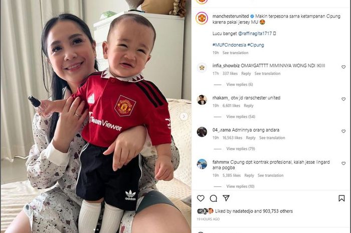 Akun instagram resmi Manchester United mengunggah foto putra dari Raffi Ahmad, Rayyanza Malik Ahmad alias Cipung pada Senin (31/10/2022).