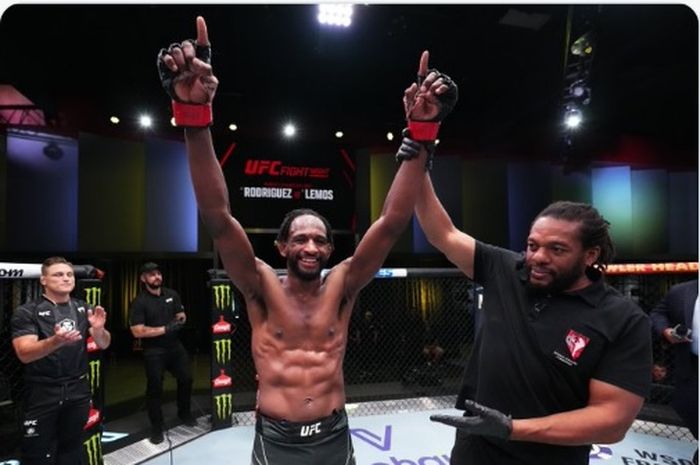 Jagoan kelas welter, Neil Magny usai menangi duel lawan Daniel Rodriguez pada UFC Vegas 64 Minggu (6/11/2022) WIB di Las Vegas, Nevada, AS.