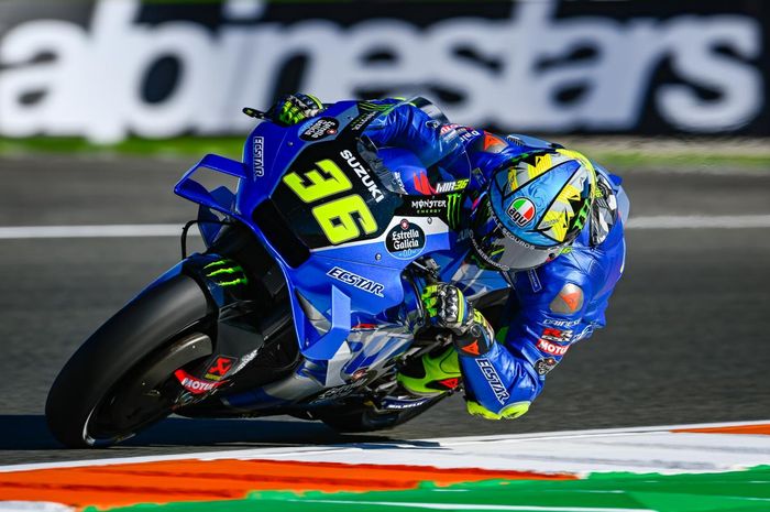 Pembalap Suzuki Ecstar, Joan Mir, pada MotoGP Valencia 2022