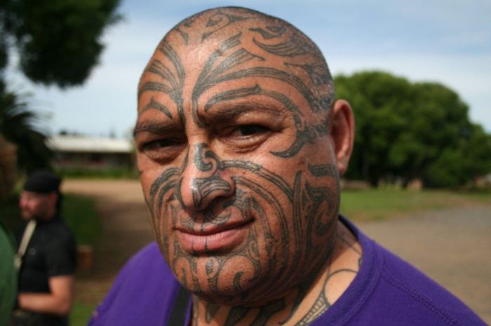 Ritual Ta Moko Tato Tradisional Suku Maori di Selandia Baru