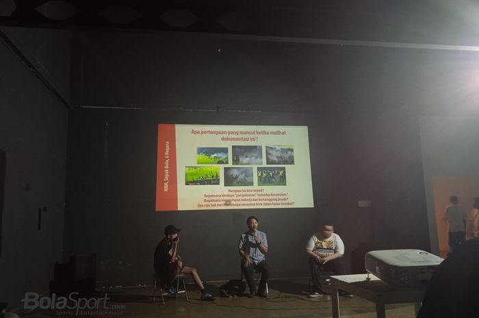 Diskusi yang diisi oleh LBH Yogyakarta yang bertemakan HAM, Sepak Bola, dan Negara dalam pameran bertajuk From Terrace to the Stage 2022 di Jogja National Museum pada Sabtu (12/11/2022)