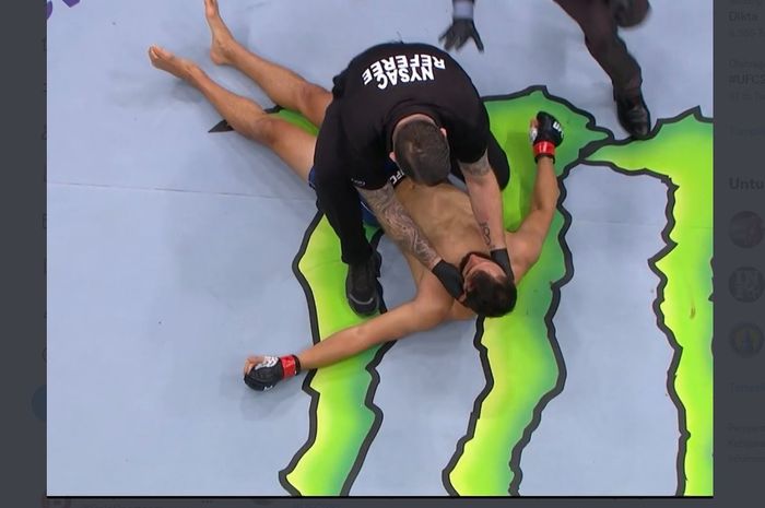 Petarung kelas berat ringan, Dominick Reyes, dibuat KO oleh Ryan Spann di gelaran UFC 281 pada Minggu (12/11/2022)