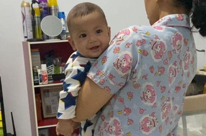 arti nama bayi bulan November