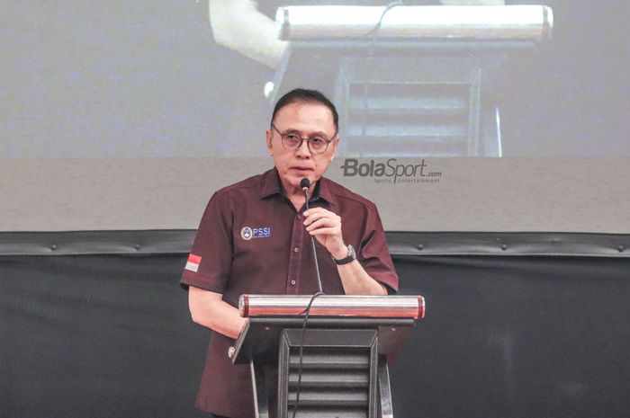 Ketua Umum PSSI, Mochamad Iriawan, saat memberikan sambutan di Hotel Aston Kartika, Grogol, Jakarta Barat, 16 November 2022.