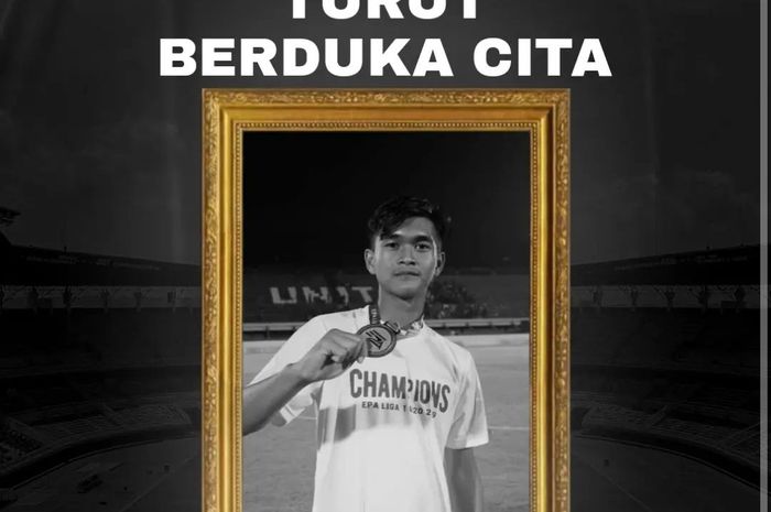 Rizky Ramadhan, pemain muda yang pernah membawa Persebaya Surabaya juara liga 1 U-20 musim 2019 meninggal dunia.