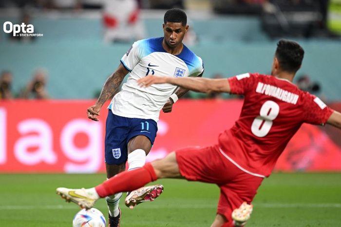 Marcus Rashford mencetak gol kelima timnas Inggris ke gawang timnas Iran dalam matchday 1 babak penyisihan Grup B Piala Dunia 2022 di Khalifa International Stadium, Senin (21/11/2022).