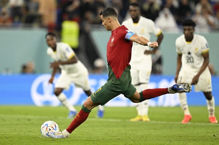 Cristiano Ronaldo sah menjadi manusia langka di Piala Dunia setelah mencetak gol via penalti ke gawang Ghana pada laga Grup H Piala Dunia 2022.