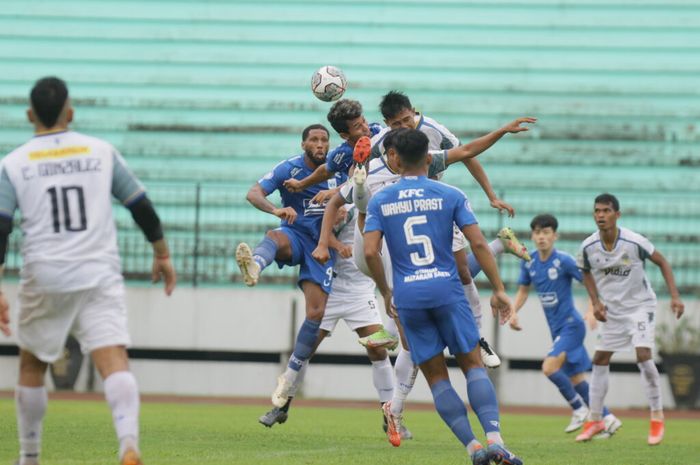 Duel uji coba antara PSIS Semarang melawan PSIM Yogyakarta di Stadion Moch. Soebroto, Magelang pada Jumat (25/11/2022).