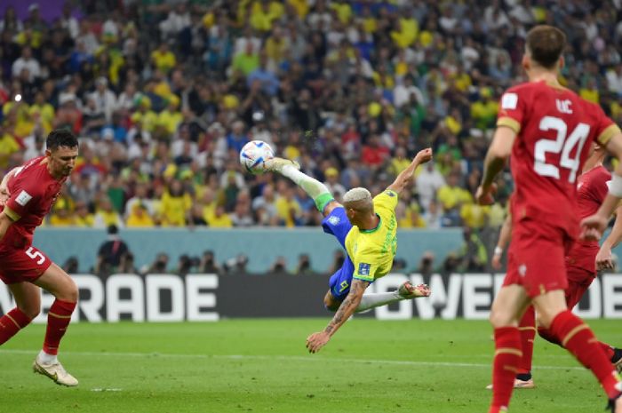 Richarlison mencetak satu gol akrobatik dalam laga Grup G Piala Dunia 2022 antara Brasil melawan Serbia.