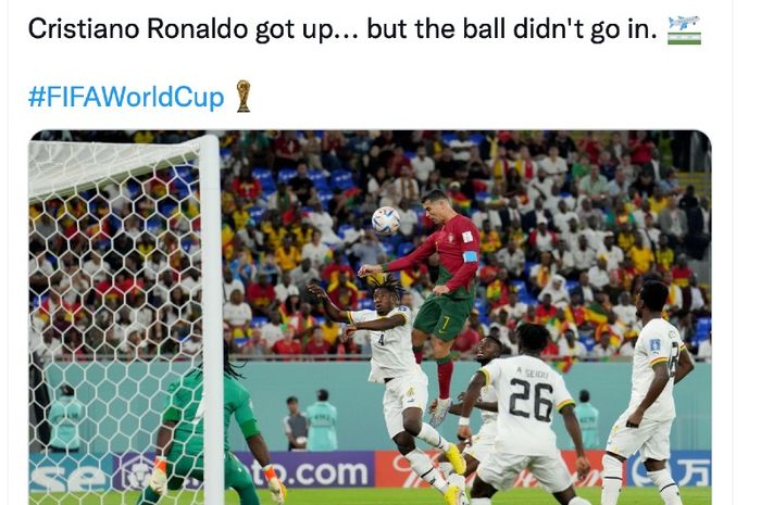 Kapten dan bintang Portugal, Cristiano Ronaldo, menyundul bola saat melawan Ghana pada pertandingan pertama Grup H Piala Dunia 2022 di Stadion 974, Doha, Qatar, Kamis (24/11/2022) pukul 23.00 WIB.  