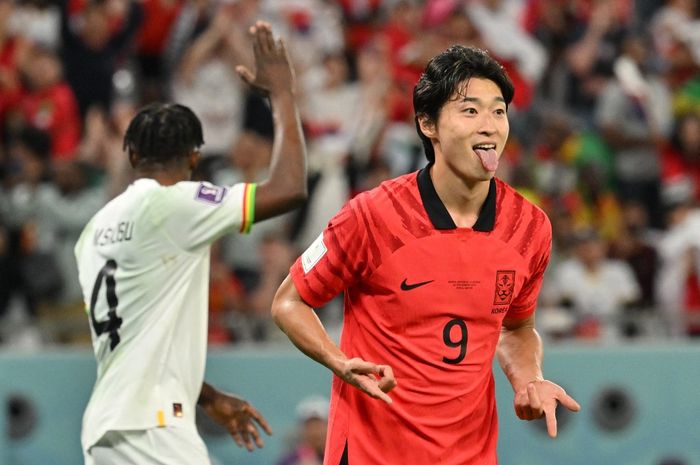 Cho Gue-sung merayakan gol dalam laga timnas Korea Selatan vs Ghana pada Piala Dunia 2022 di Education City Stadium (28/11/2022).
