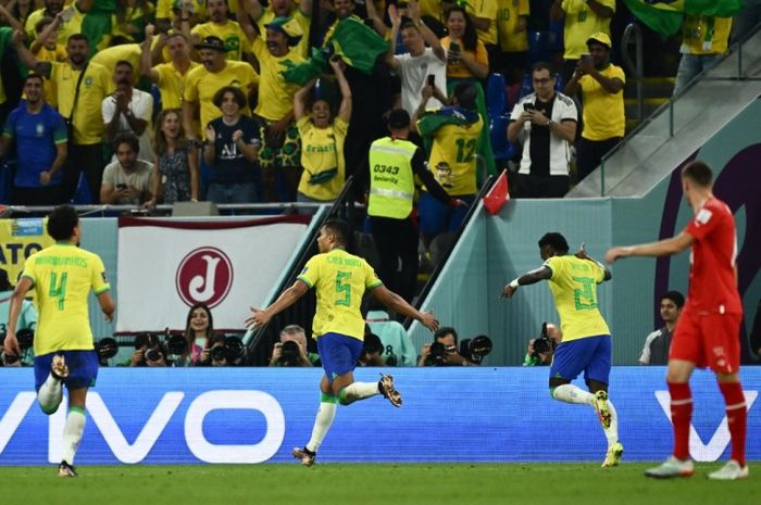 Pelatih timnas Brasil, Tite, melakukan rotasi saat melawan timnas Kamerun di Piala Dunia 2022.