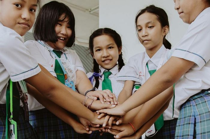 gambar kakak kucing dan saudara anjing