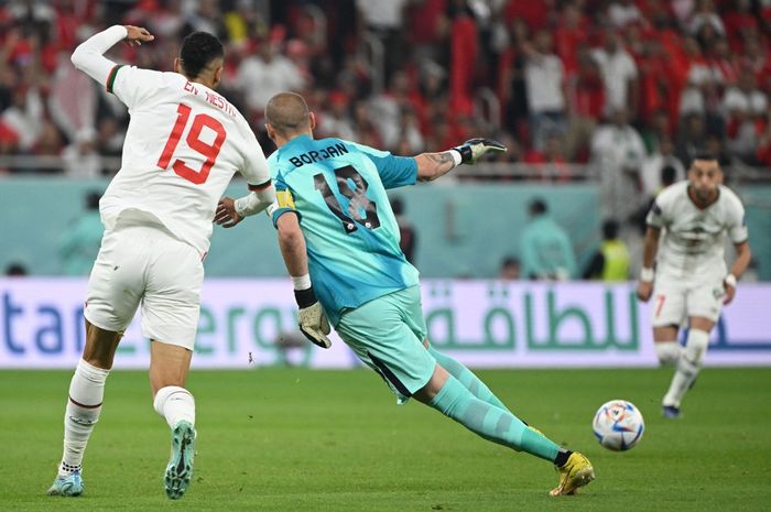 Maroko berhasil unggul cepat melaui gol Hakim Ziyech pada menit ke-4 saat menghadapi Kanada pada laga pamungkas Grup F di babak pertama.