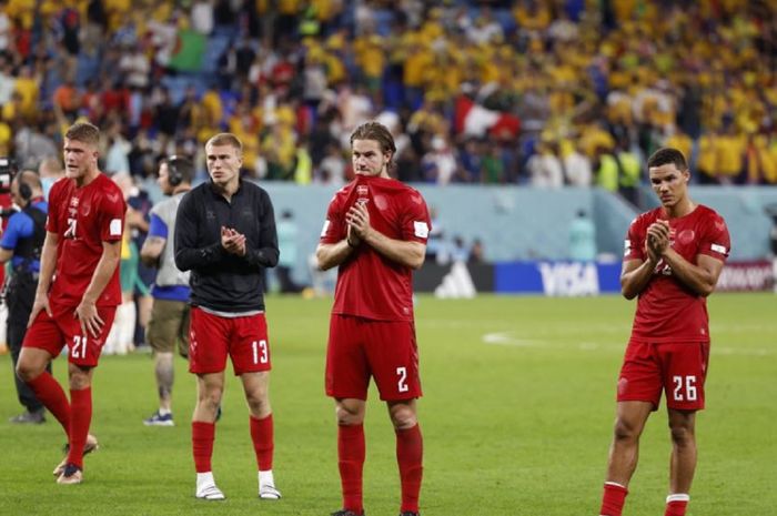 Ekspresi kekecewaan para pemain timnas Denmark usai tersingkir dari Piala Dunia 2022.