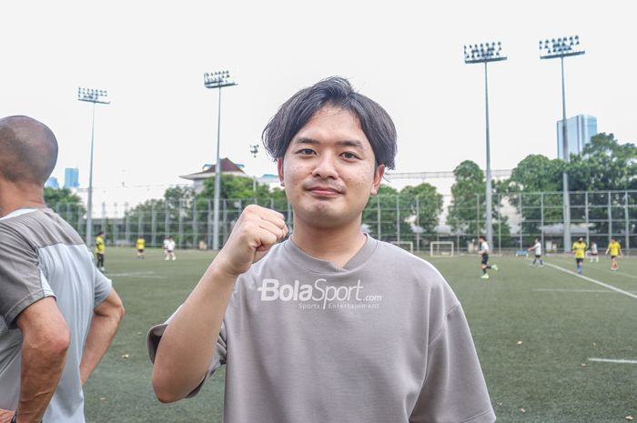 Business Director Team Development Dept Tokyo Verdy, Yuta Saito, saat ditemui di Lapangan Rugby, Senayan, Jakarta, 4 Desember 2022.