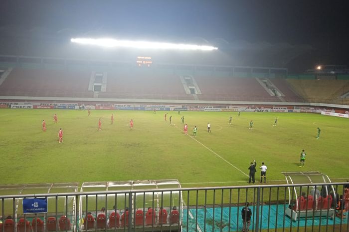 Suasana pertandingan Persis Solo vs RANS Nusantara FC di Stadion Maguwoharjo, Sleman