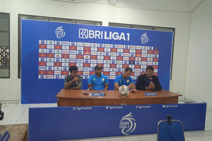 Pelatih Barito Putera, Rodney Goncalves pada konferensi pers melawan Persebaya Surabaya pada Selasa (6/12/2022)
