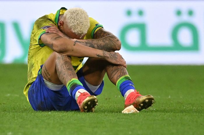 Ekpresi kekecewaan Neymar Jr. usai timnas Brasil tersingkir dari Piala Dunia 2022.