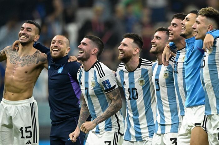 Timnas Argentina berhasil menjaga rekor unbeaten di semifinal sehingga Lionel Messi dipastikan akan menghadapi final keduanya di ajang Piala Dunia.