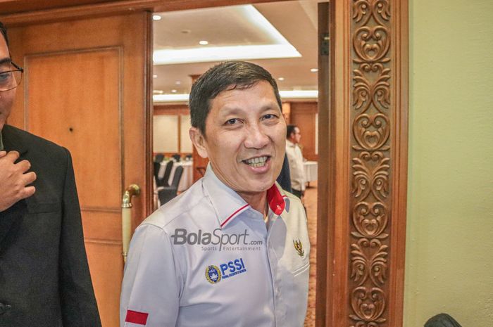 Direktur Utama PT LIB (Liga Indonesia Baru), Ferry Paulus, tampak sumringah saat ditemui di Hotel Sultan, Senayan, Jakarta, 14 Desember 2022.