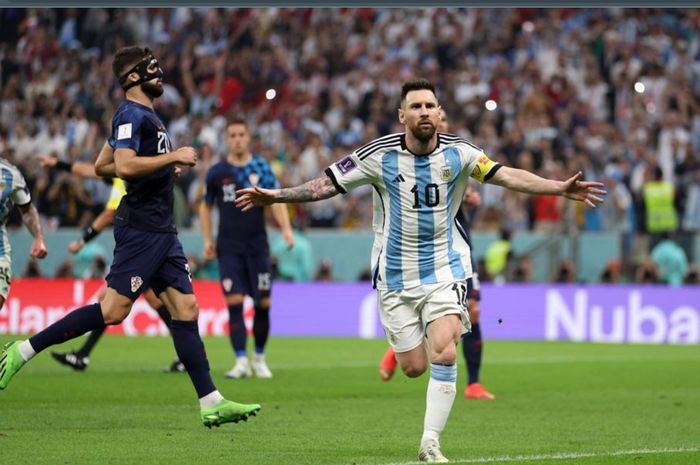 Selebrasi Lionel Messi setelah mencetak gol ke gawang timnas Kroasia pada laga semifinal Piala Dunia 2022.