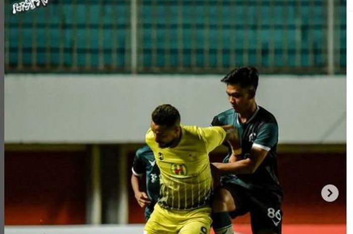 Suasana pertandingan Barito Putera vs Persikabo 1973 di Stadion Maguwoharjo, Sleman, Sabtu (17/12/2022).