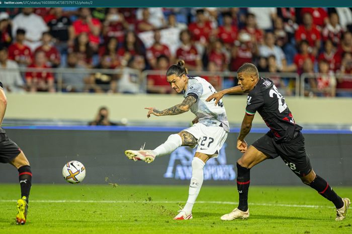 Striker Liverpool, Darwin Nunez, mencetak dua gol dalam kemenangan 4-1 atas AC Milan pada laga pamungkas Dubai Super Cup 2022.