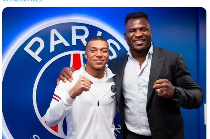 Jagoan UFC, Francis Ngannou (kanan), dan bintang timnas Prancis, Kylian Mbappe (kiri).