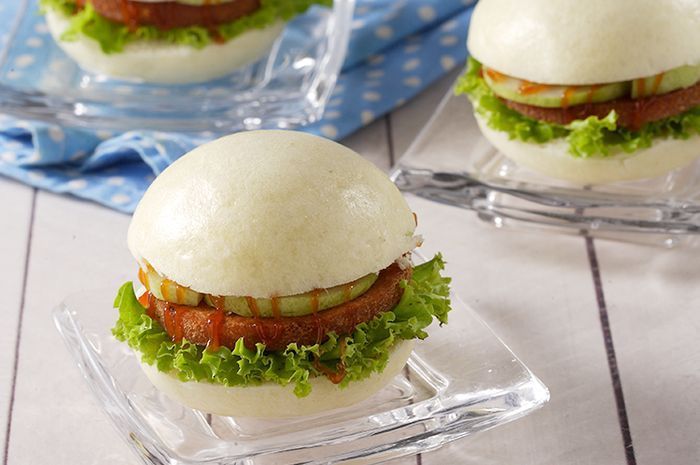 Hidangan burger roti kukus