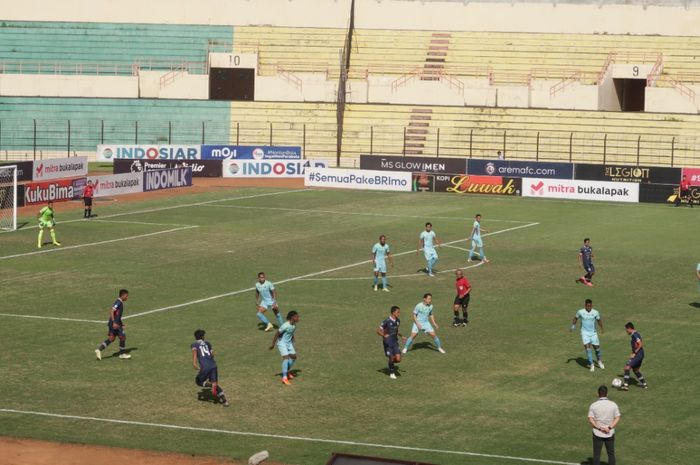 Suasana pertandingan Arema FC vs Madura United di Stadion Sultan Agung, Bantul pada Selasa (20/12/2022)