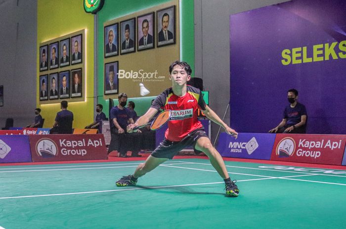 Atlet bulu tangkis tunggal putra Djarum Kudus, Jason Christ Alexander, sedang bertanding dalam Seleksi Nasional PBSI 2022 di Pelatnas PBSI, Cipayung, Jakarta Timur, 21 Desember 2022.