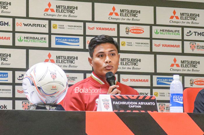 Kapten timnas Indonesia, Fachruddin Aryanto, sedang memberikan keterangan kepada awak media  jelang laga Piala AFF 2022 di Stadion Gelora Bung Karno, Senayan, Jakarta, 22 Desember 2022.