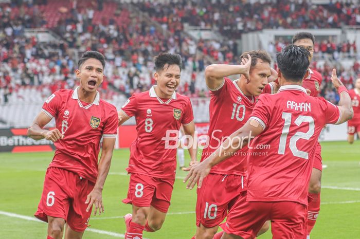 Pemain timnas Indonesia merayakan gol Egy Maulana Vikri dalam laga Grup A PIala AFF 2022, Jumat (23/12/2022) di SUGBK, Senayan, Jakarta. 