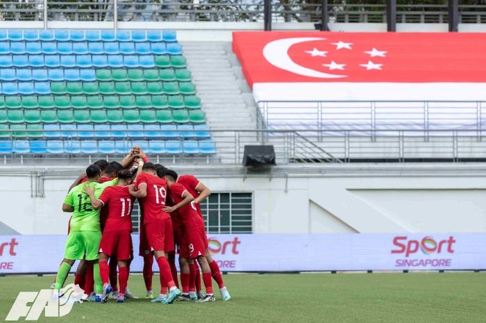 Pemain timnas Singapura sebelum laga uji coba melawan Maladewa di Jalan Besar Stadium pada 17 Desember 2022