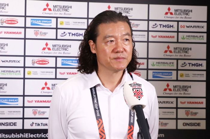 Pelatih Timnas Malaysia, Kim Pan-gon, saat diwawancarai dalam ajang Piala AFF 2022.