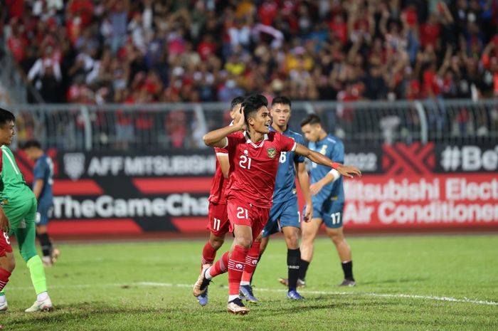Pemain timnas Indonesia, Ramadhan Sananta selebrasi setelah mencetak gol ke gawang Brunei Darussalam dalam laga kedua Grup A Piala AFF 2022 di Kuala Lumpur Stadium, Malaysia